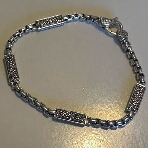 JAi Heritage Texture Floral Station Box Chain Bracelet